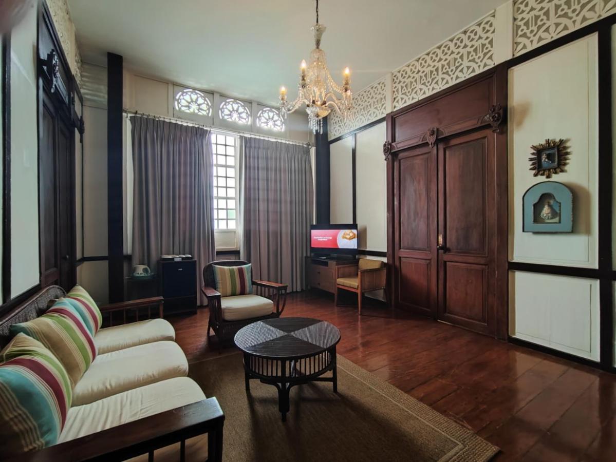 Paradores Del Castillo Taal Bagian luar foto