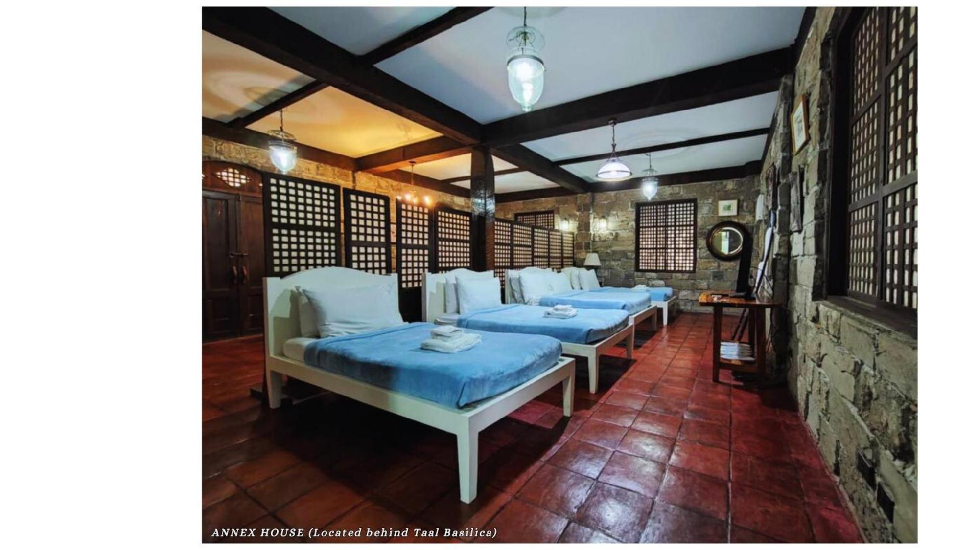 Paradores Del Castillo Taal Bagian luar foto