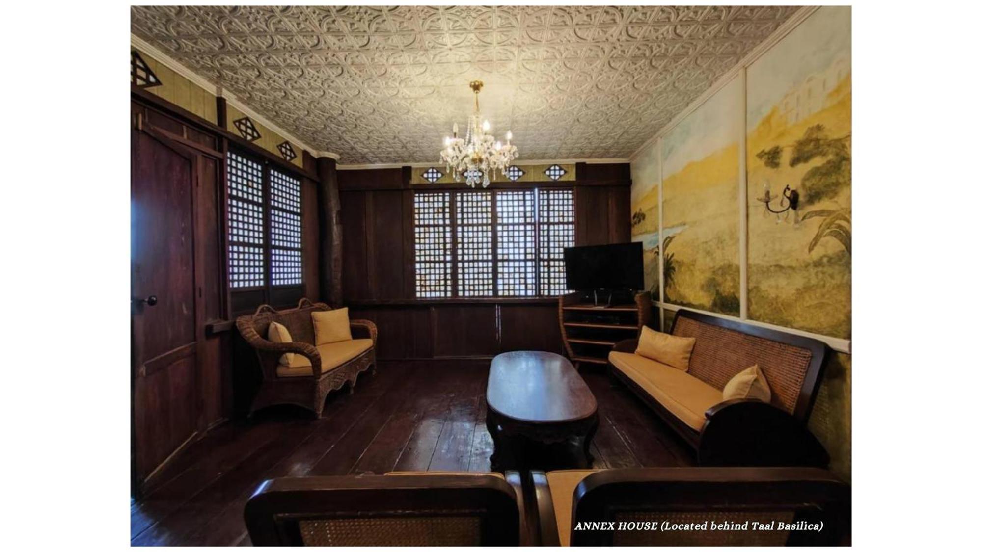 Paradores Del Castillo Taal Bagian luar foto