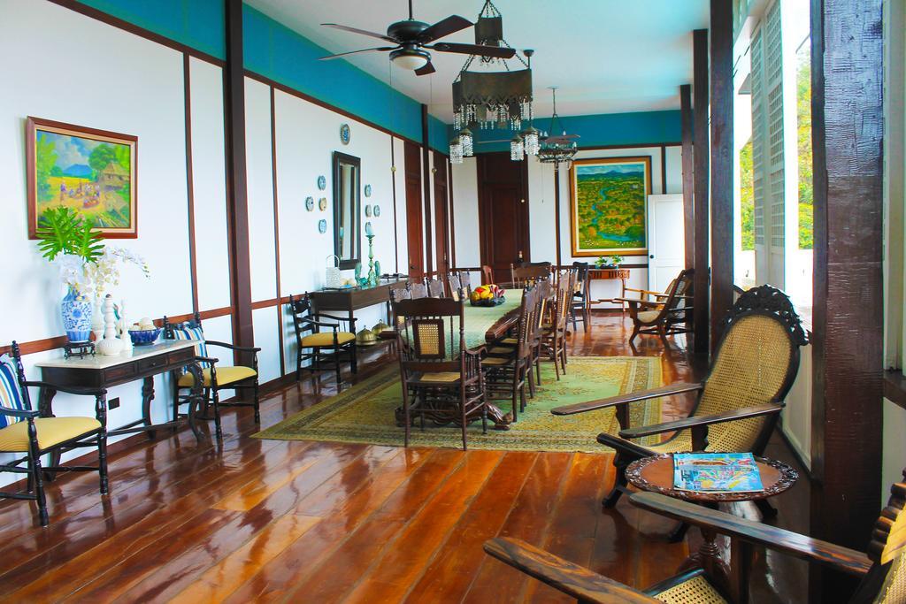 Paradores Del Castillo Taal Bagian luar foto