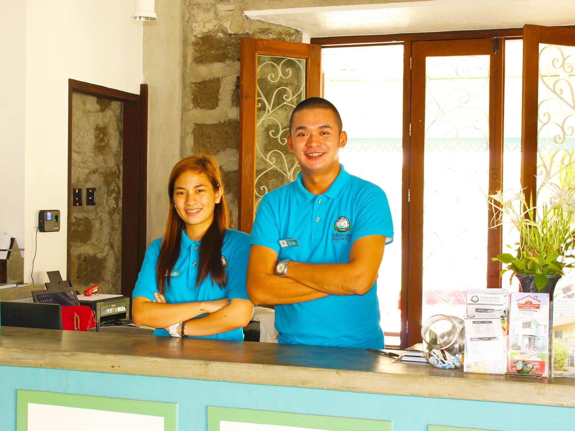 Paradores Del Castillo Taal Bagian luar foto